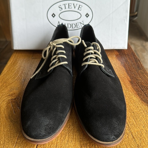 Steve Madden Tasken Black Suede size 12 Brand New In Box - Picture 2 of 5